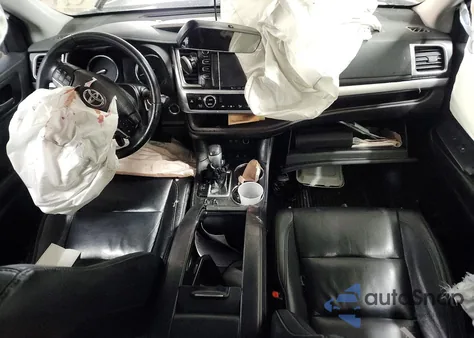 2018 Toyota Highlander Se z USA, uszkodzony, nr VIN 5TDJZRFH3JS535639